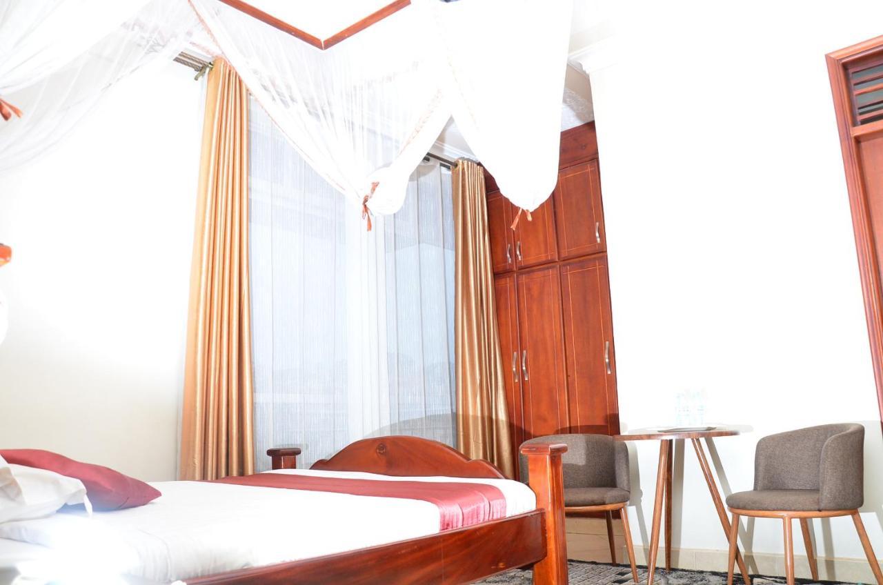 Ss Hotel Kampala Kültér fotó