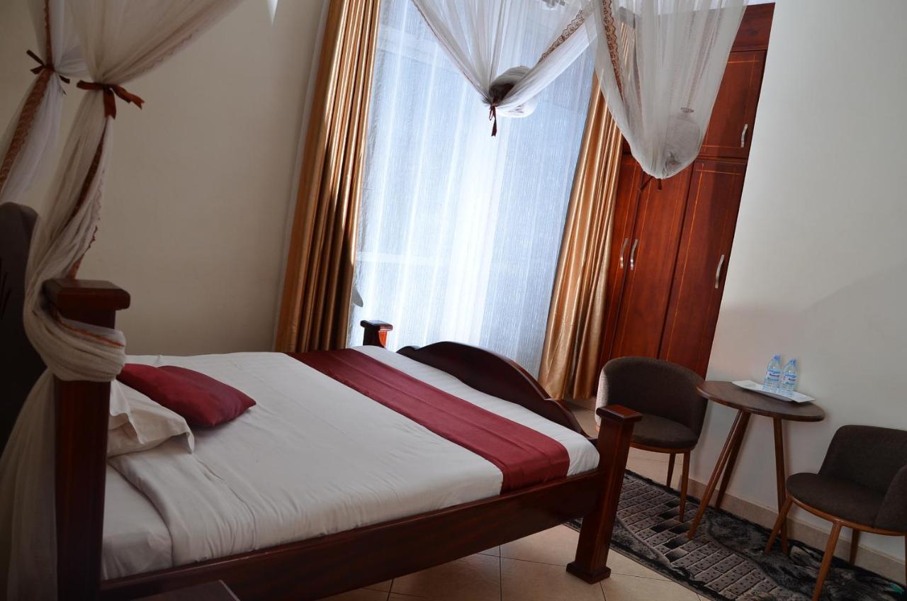 Ss Hotel Kampala Kültér fotó