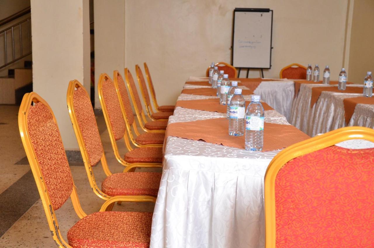 Ss Hotel Kampala Kültér fotó
