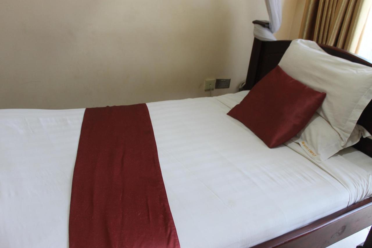 Ss Hotel Kampala Kültér fotó