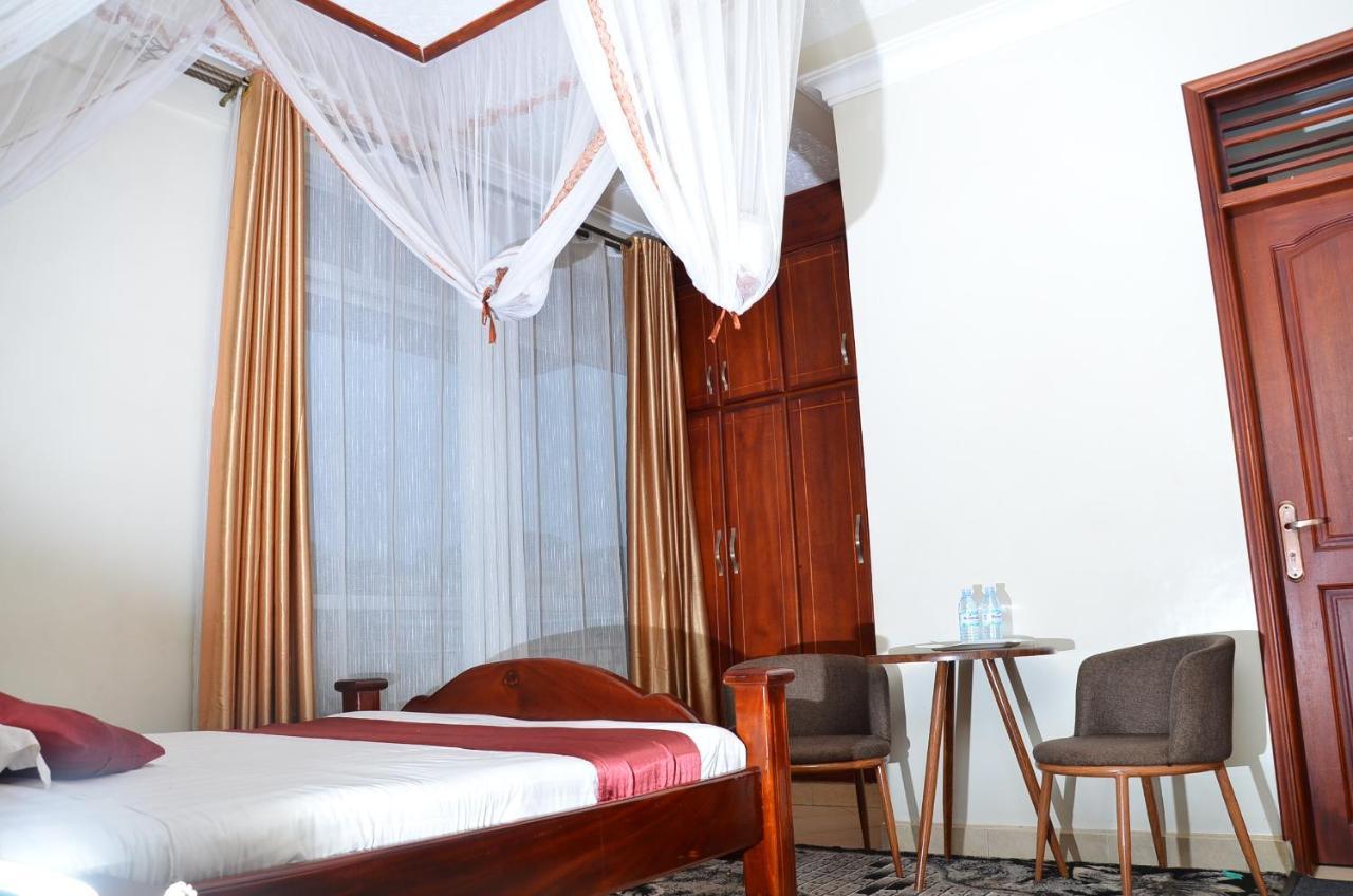 Ss Hotel Kampala Kültér fotó