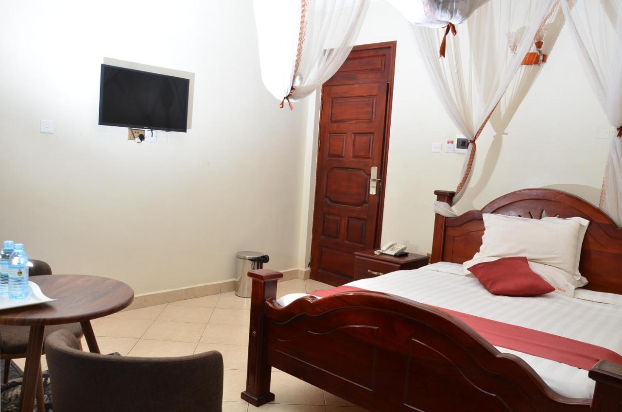 Ss Hotel Kampala Kültér fotó