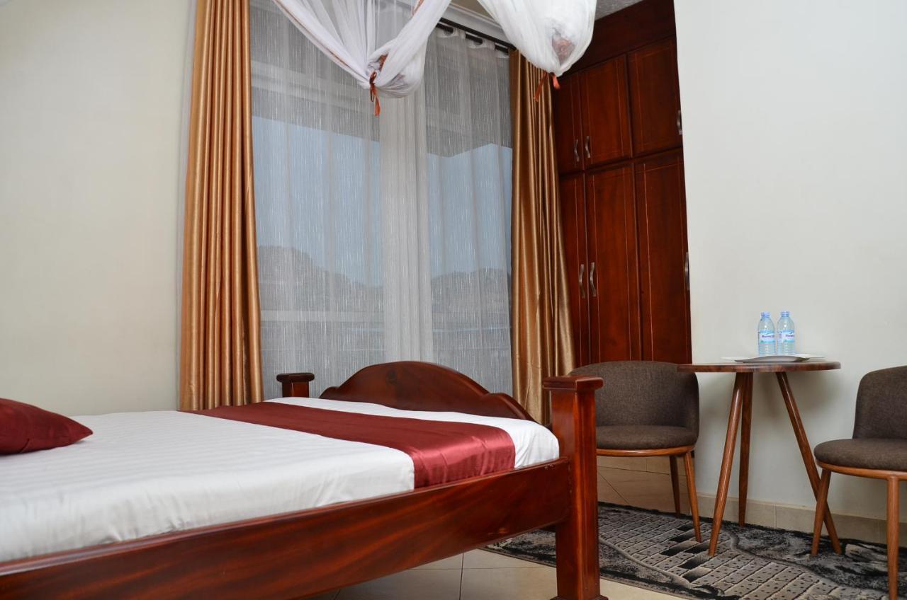 Ss Hotel Kampala Kültér fotó