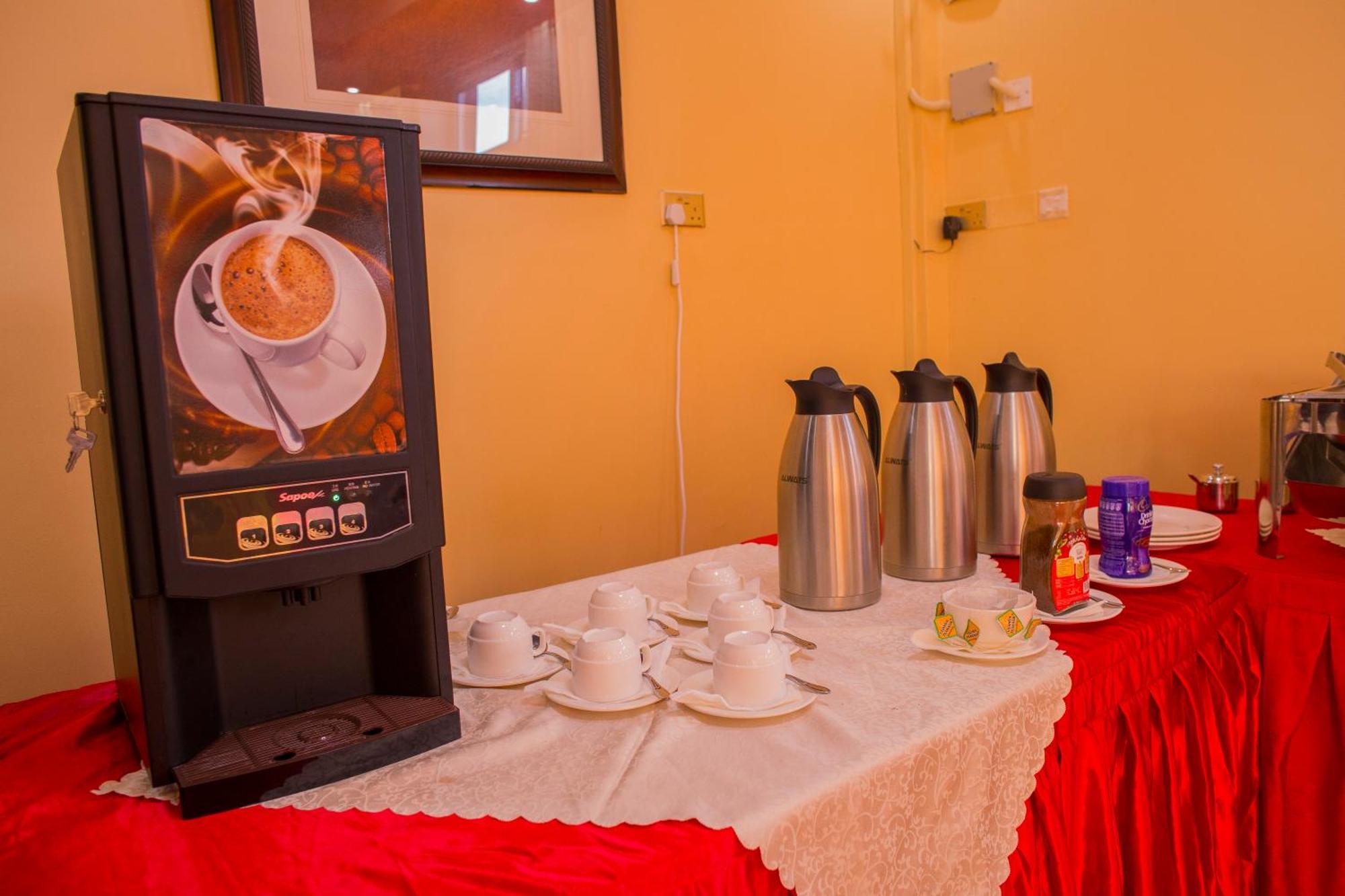 Ss Hotel Kampala Kültér fotó