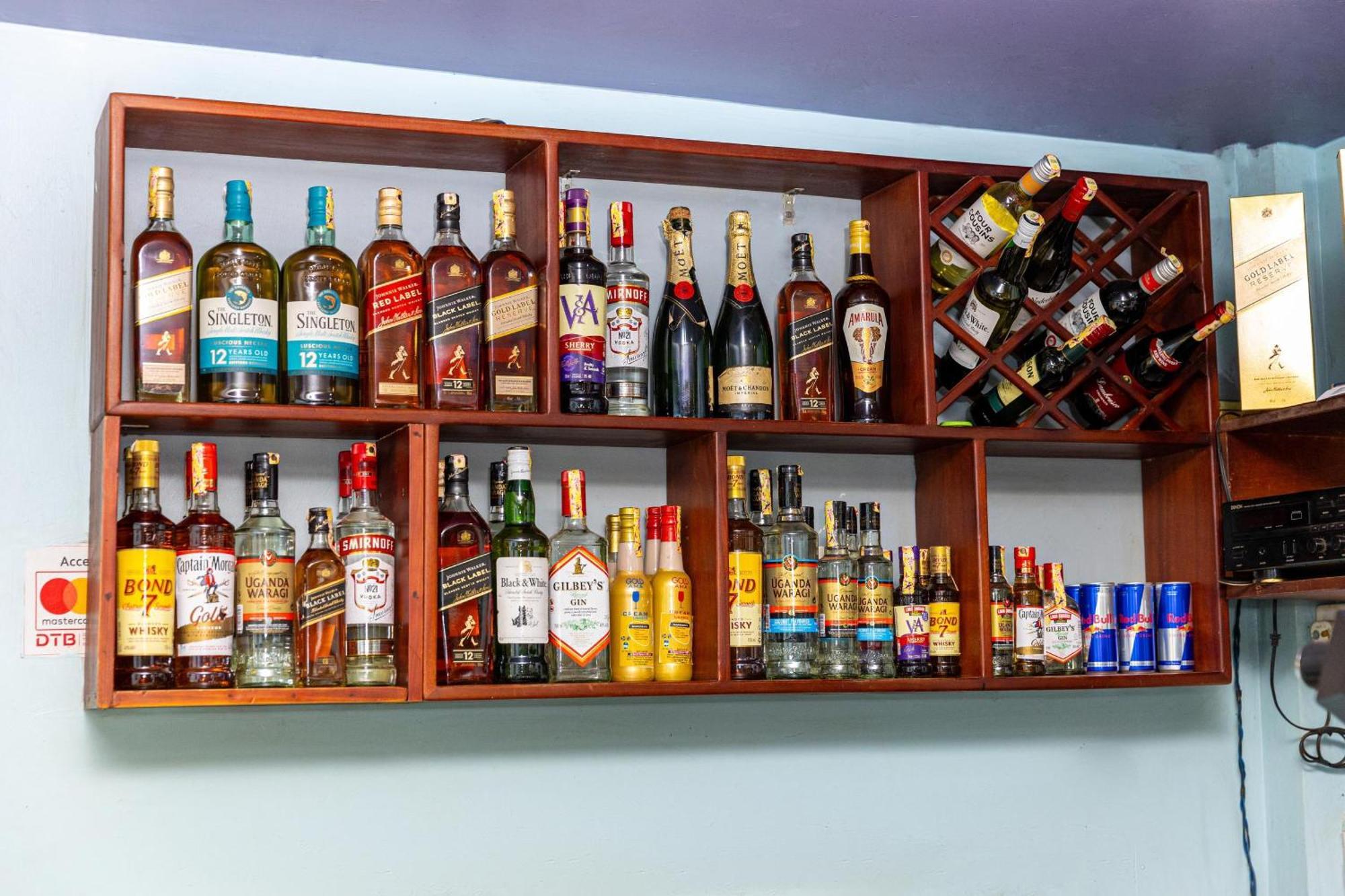 Ss Hotel Kampala Kültér fotó